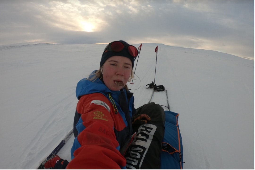 FINNMARKSVIDDA: Sjokoladepause på Finnmarksvidda, Karens vintertur-favoritt. Foto: Privat. Karen Kyllesø, Sydpolen, Finnmarksvidda