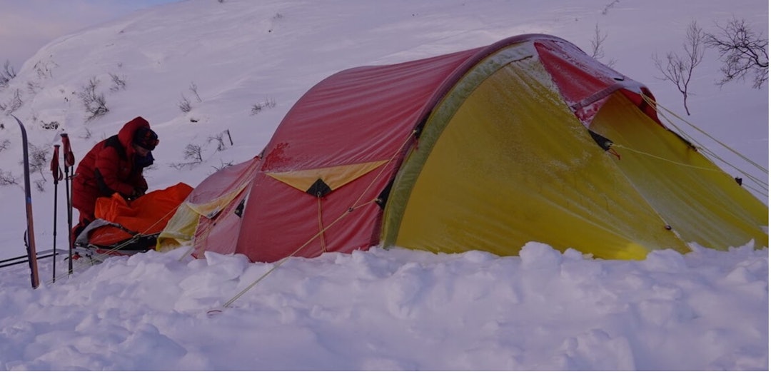 KALD CAMP: Dette er første leir på Karens lengste solotur hittil. Foto: Privat. Karen Kyllesø, Sydpolen, Finnmarksvidda