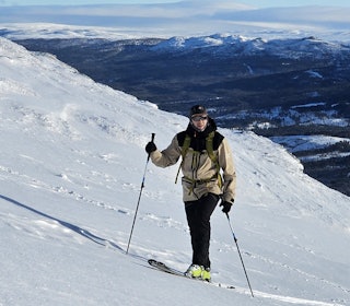 TESTING I GODVÆR: Mammuts toppmodell puster godt og har gode luftemuligheter når det er varmt. Foto: Ole-Jørgen Lian mann på skitur