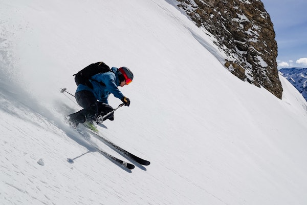 VIKTIG: Skijakka skal beskytte mot vær men samtidig slippe ut varme når det trengs. Her fra testing av jakken Stormstride fra Patagonia. Foto: Ole-Jørgen Lian