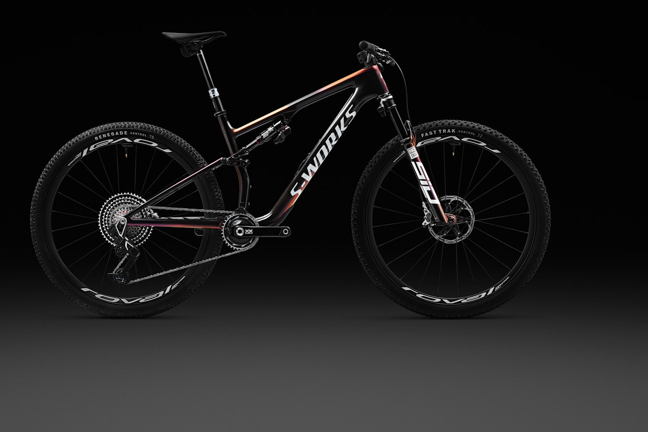 NY RITTMASKIN: Nye Epic 8 fra Specialized skal være mer kapabel enn forgjengeren, i følge produsenten selv. Foto: Specialized. specialized epic 8 epic evo 2024