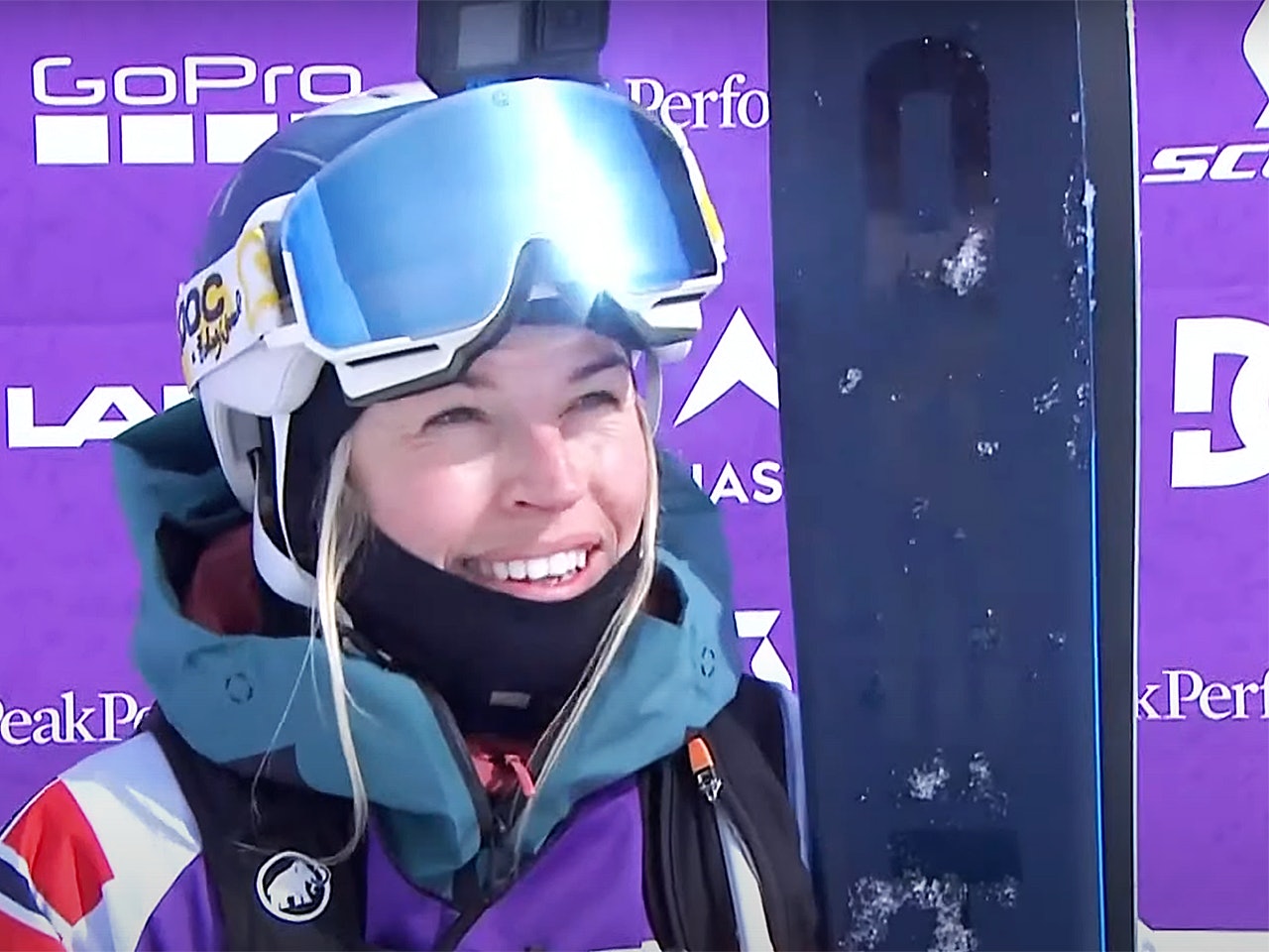 LEDET ETTER FØRSTE RUNDE: Freeride World Tours eneste norske deltager Hedvig Wessel, ledet etter første omgang, men ble henvist til andreplass i torsdagens FWT-runde i Østerrike. Foto: FWT dame med skibriller på panna