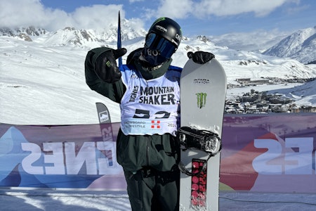 WORLD CUP DEBUT: Birk Ruud var uheldig i sin første verdenscup på snowboard. Til tross for dette har flere eksperter trua på freeskikjøreren og hans snowboardsatsing. Foto: Christoffer Schach Birk Ruud snowboard World Cup debut