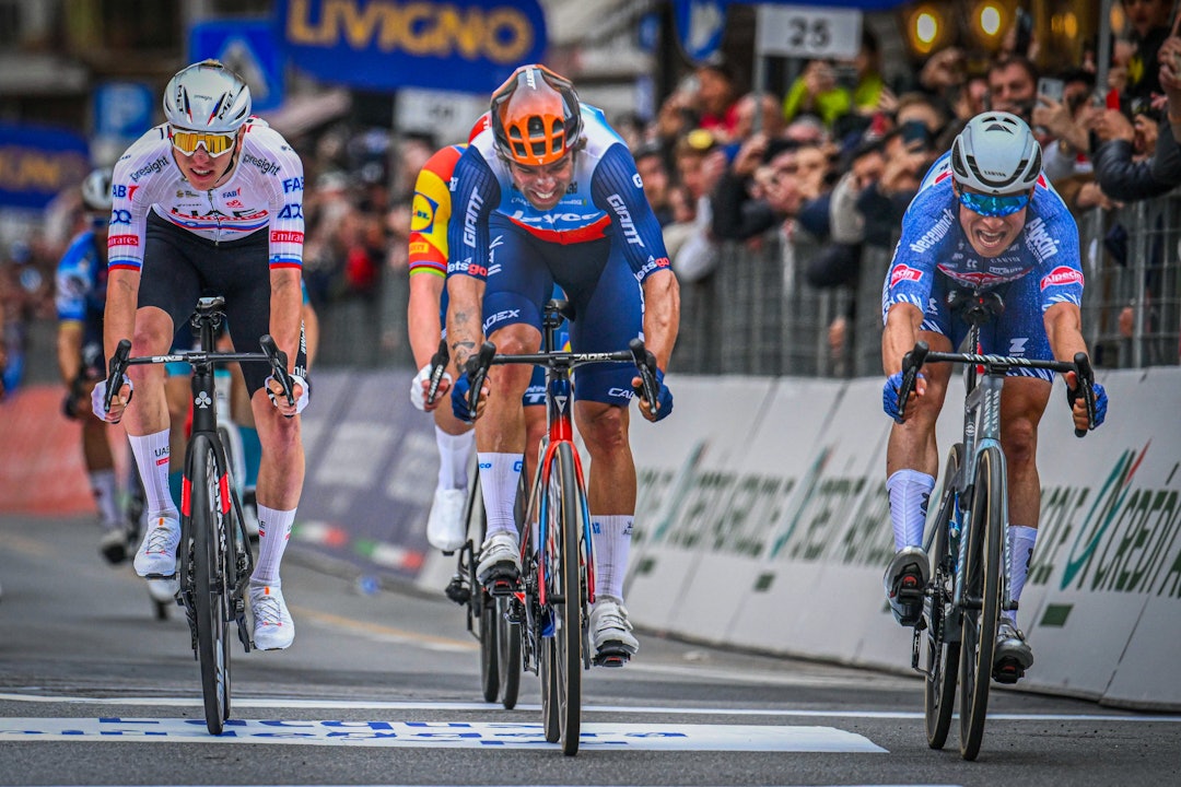 JEVNT: Ved øyesyn var det umiddelbart vanskelig å skille Michael Matthews og Jasper Philipsen. Foto: Cor Vos JEVNT: Ved øyesyn var det umiddelbart vanskelig å skille Michael Matthews og Jasper Philipsen. Foto: Cor Vos