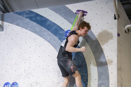 NORDISK MESTER: Per Ravlo-Caspersen topper svaet i finalen som den eneste i klassen U20 og herre senior. Foto: Antti Peltola Klatrer som er glad