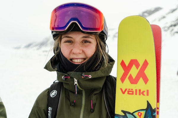 jente med ski