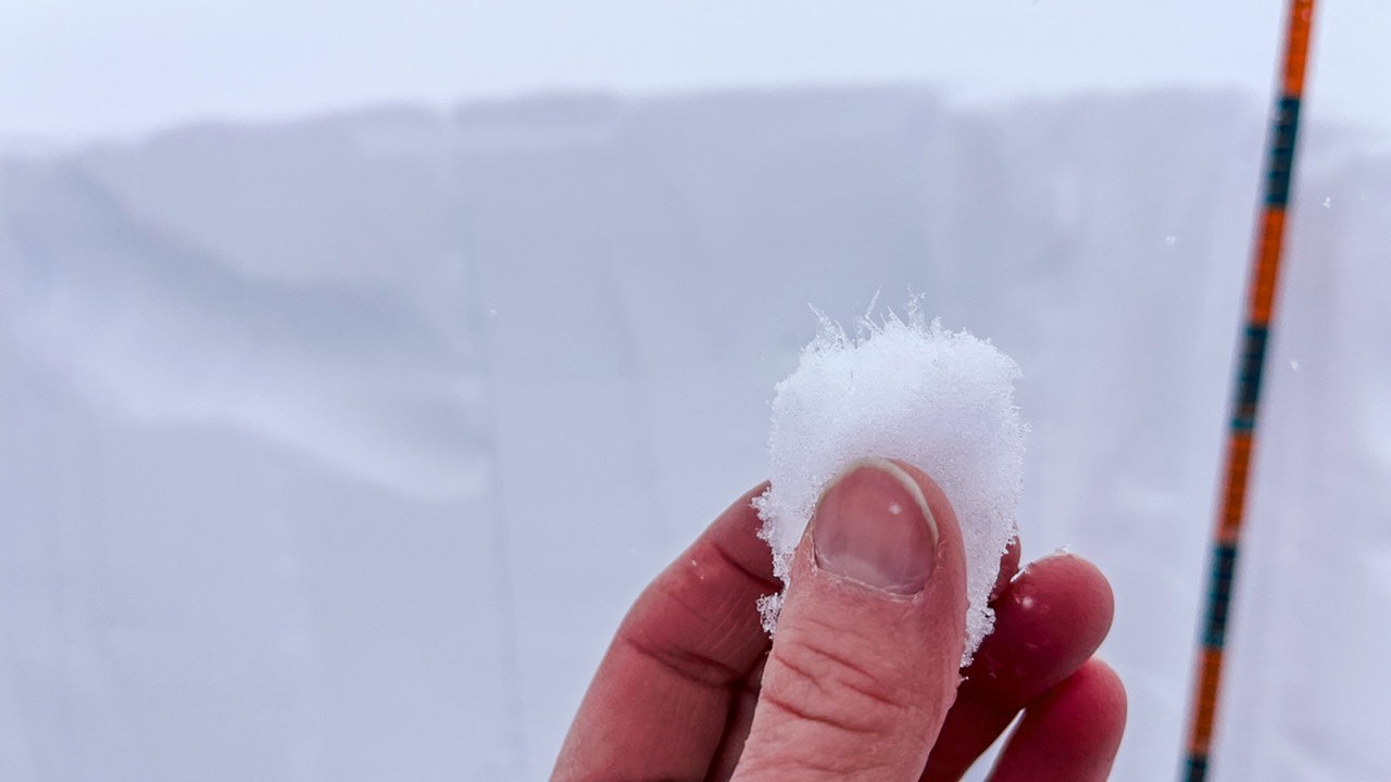IKKE PÅSKEKYLLING: Deler av Sør-Norge sliter (fortsatt) med et rimlag, som enda ikke har stabilisert seg. Foto: Varsom IKKE PÅSKEKYLLING: Deler av Sør-Norge sliter (fortsatt) med et rimlag, som enda ikke har stabilisert seg. Foto: Varsom