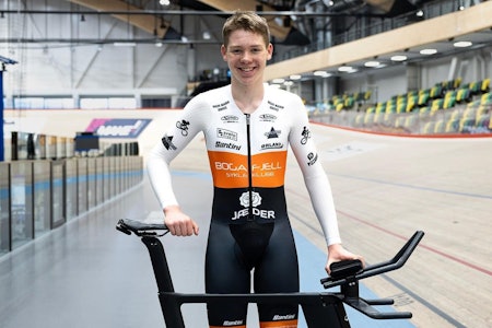 STORTALENT: Selv om det er landevei som er hovedgeskjeften, presterer Mads Furenes så det holder på velodromen på Sola. Foto: Kjetil Birkedal Pedersen. STORTALENT: Selv om det er landevei som er hovedgeskjeften, presterer Mads Furenes så det holder på velodromen på Sola. Foto: Kjetil Birkedal Pedersen.
