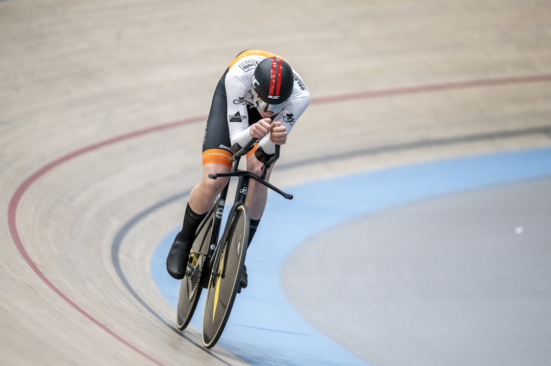 AERO: 195 runder a 250 meter på en time. Go for it. Du må minst ha denne posituren å sykkelen, og en hel del watt. Foto: Kjetil Birkedal Pedersen.