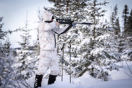 CAMO: Så fremt du ikke har for lang jakke, får du god kamuflasjeeffekt av dressen. Så fremt du ikke har for lang jakke, får du god kamuflasjeeffekt av dressen.