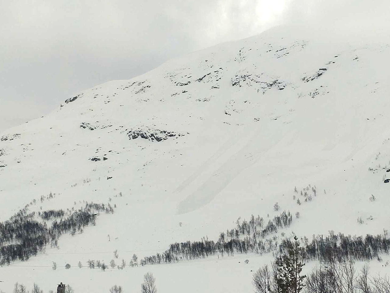HEMSEDAL: Dette snøskredet i Hemsedal gikk sannsynligvis fredag 29. mars. Foto Jørgen Aamot snøskred