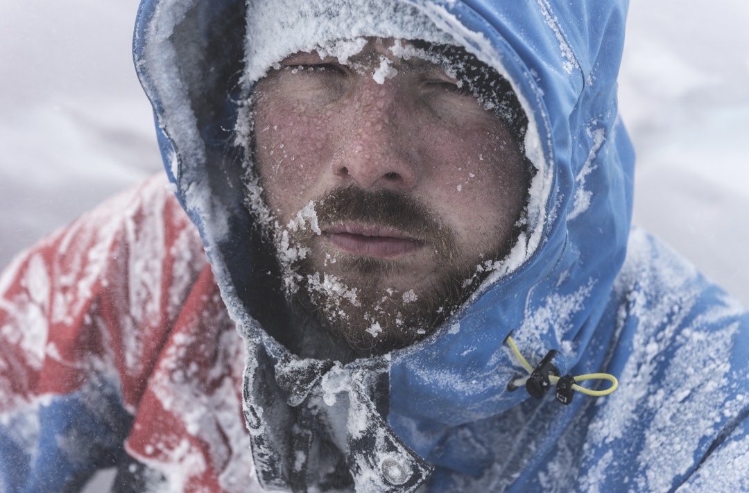 VÆRBITT: Sverre Hjelmeland har glede av hetta på jakka. Foto: Hans Kristian Krogh Hanssen sverre hjelmeland