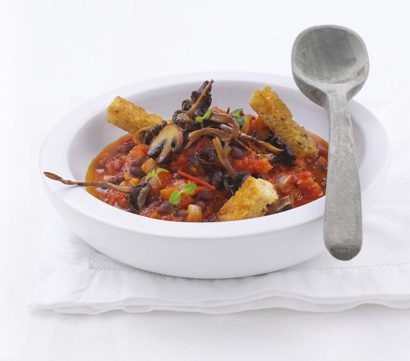 FRANSK VRI: Cassoulet var opprinnelig en restegryte, en litt finere vri på lapskaus. Foto: Anders Gjengedal caussolet