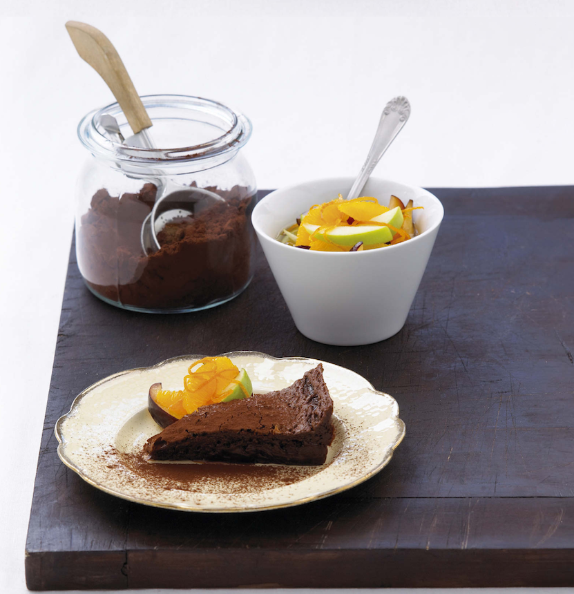 KAKE: Brownie med marinert frukt. dessert