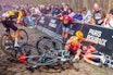 NOK VELT: Kristoffer Halvorsens sykkelkarriere endte på mange måter her (riktignok av andre årsaker). Nå vil CPA ha slutt på de stygge veltene i Arenbergskogen. Foto: Cor Vos NOK VELT: Kristoffer Halvorsens sykkelkarriere endte på mange måter her (riktignok av andre årsaker). Nå vil CPA ha slutt på de stygge veltene i Arenbergskogen. Foto: Cor Vos