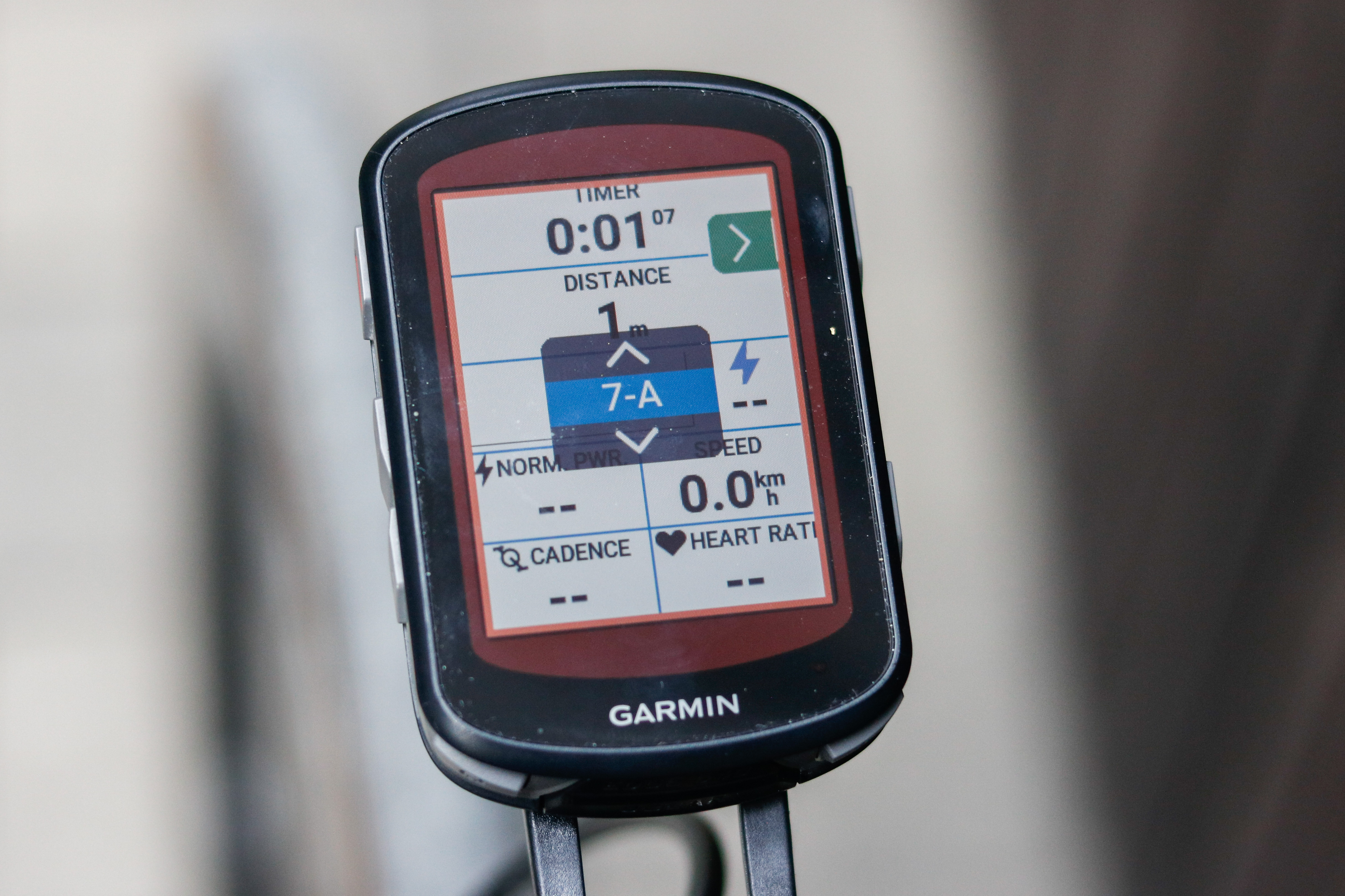 OMSTENDELIG: Det går an å endre datafelter på computeren, men det blir en del leiting og frem og tilbake.