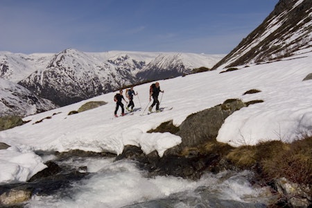 VÅRLØSNING: På vei mot Vangsen. Foto: Matti Bernitz VÅRLØSNING: På vei mot Vangsen. Foto: Matti Bernitz