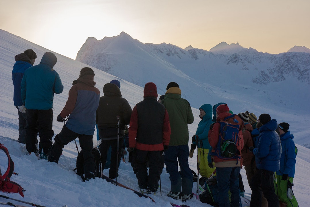 Mange foretrekker mellom 3-5 personer for optimal sikkerhet og dynamikk. Er gruppen større enn dette, må man ta det tas hensyn til i valg av turmål. Foto: Ptor Spricenieks Mange foretrekker mellom 3-5 personer for optimal sikkerhet og dynamikk. Er gruppen større enn dette, må man ta det tas hensyn til i valg av turmål. Foto: Ptor Spricenieks