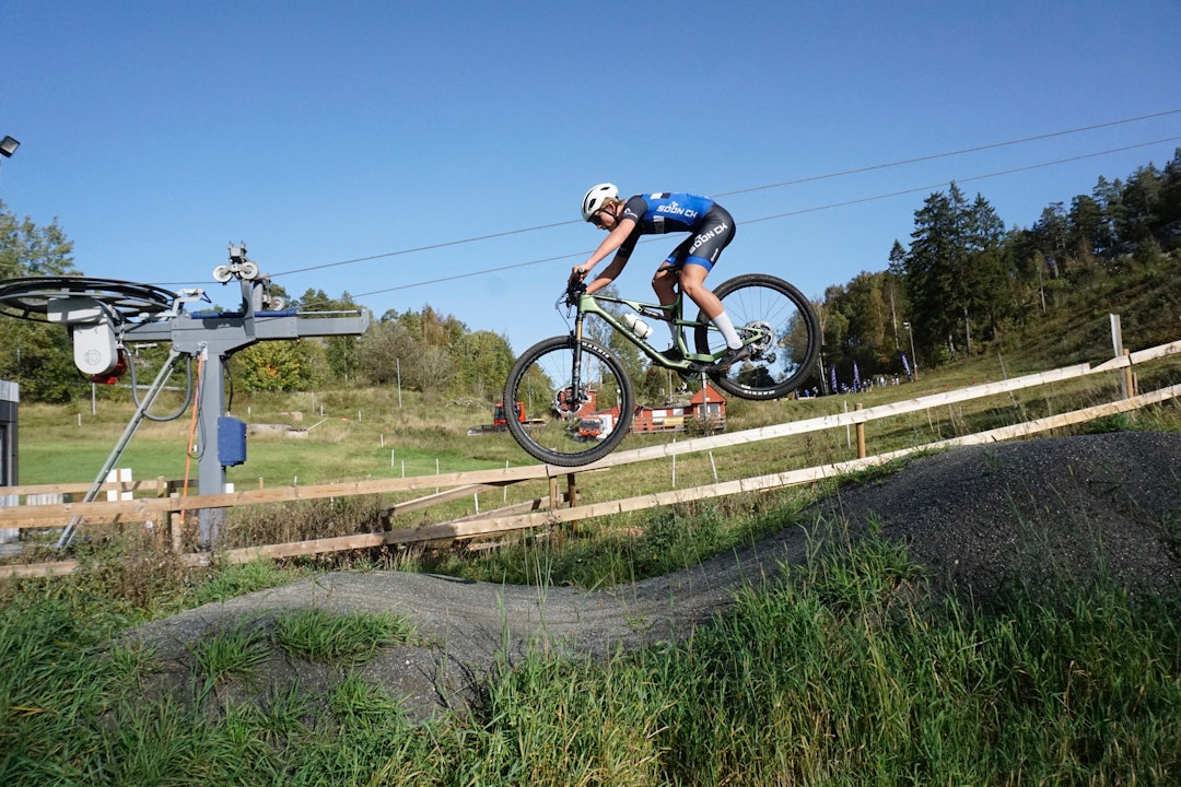 VARIERTE LØYPER: Rundbaneløypen i Son har både naturlige stier og mer bygde elementer, som her. Foto: Henrik Smith. soon bike days 2024