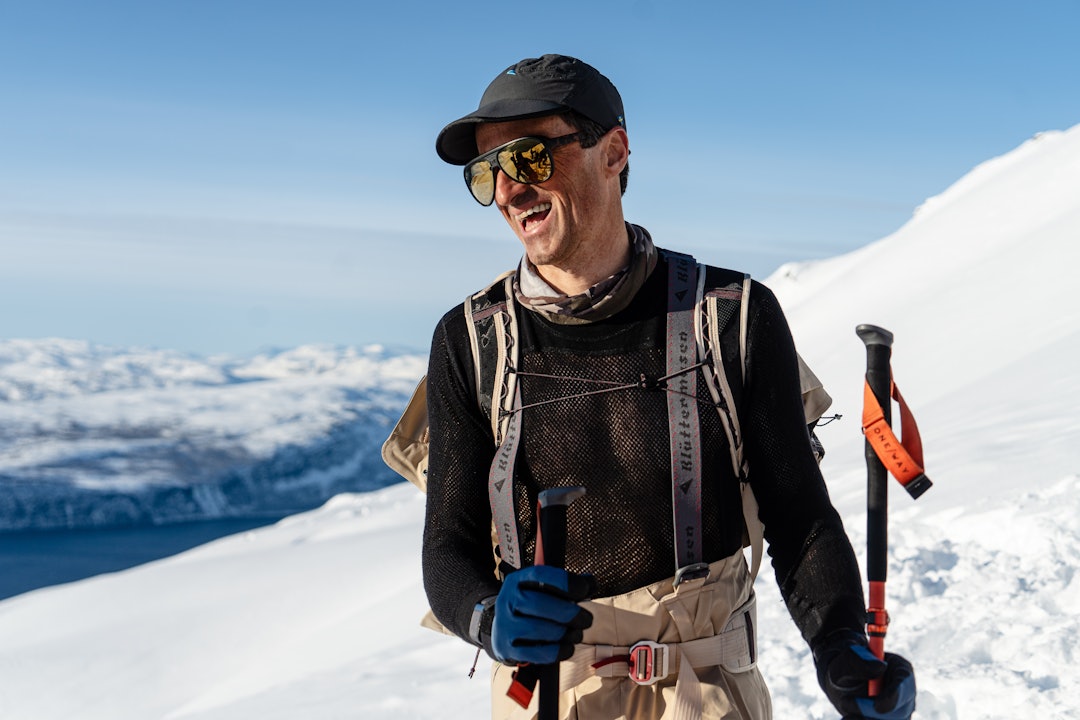 FESTIVALSJEFEN: Da Fred Butard i Upguides tok sin mountain guide-utdanning i Frankrike var han tvunget til å gjøre det på ski, men når han er på jobb for Upguides i dag, gjør han det like gjerne på splitboard. Bilde: Christian Nerdrum