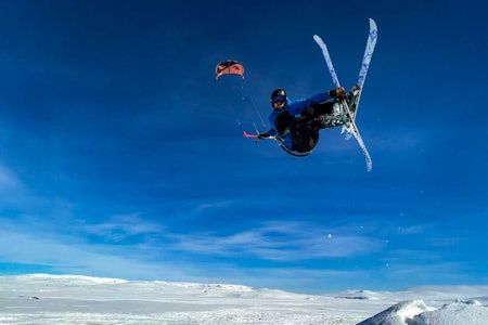 INTERN JUSTIS PÅ HARDANGERVIDDA: Bjørn Kaupang og resten av kiterne på Hardangervidda har levd med en dynamisk forbudssone av hensyn til villreinen. Forbudssonene er blitt utarbeidet av Oslo Kiteklubb, som kunne gi daglige oppdateringer om reinens posisjon. Foto: Marius Arnesen INTERN JUSTIS PÅ HARDANGERVIDDA: Bjørn Kaupang og resten av kiterne på Hardangervidda har levd med en dynamisk forbudssone av hensyn til villreinen. Forbudssonene er blitt utarbeidet av Oslo Kiteklubb, som kunne gi daglige oppdateringer om reinens posisjon. Foto: Marius Arnesen