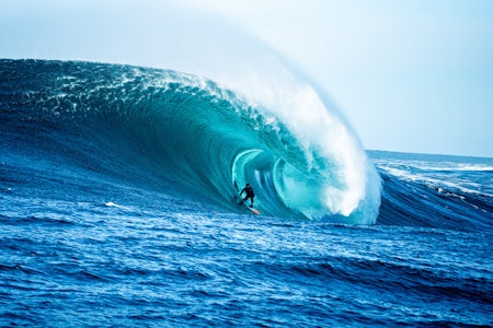RÁN: Etter ti år med planlegging og forberedelser var omsider Freddie Meadows klar for å surfe Rán sitt fulle potensial. Foto: Magnus Nordmo RÁN: Etter ti år med planlegging og forberedelser var omsider Freddie Meadows klar for å surfe Rán sitt fulle potensial. Foto: Magnus Nordmo