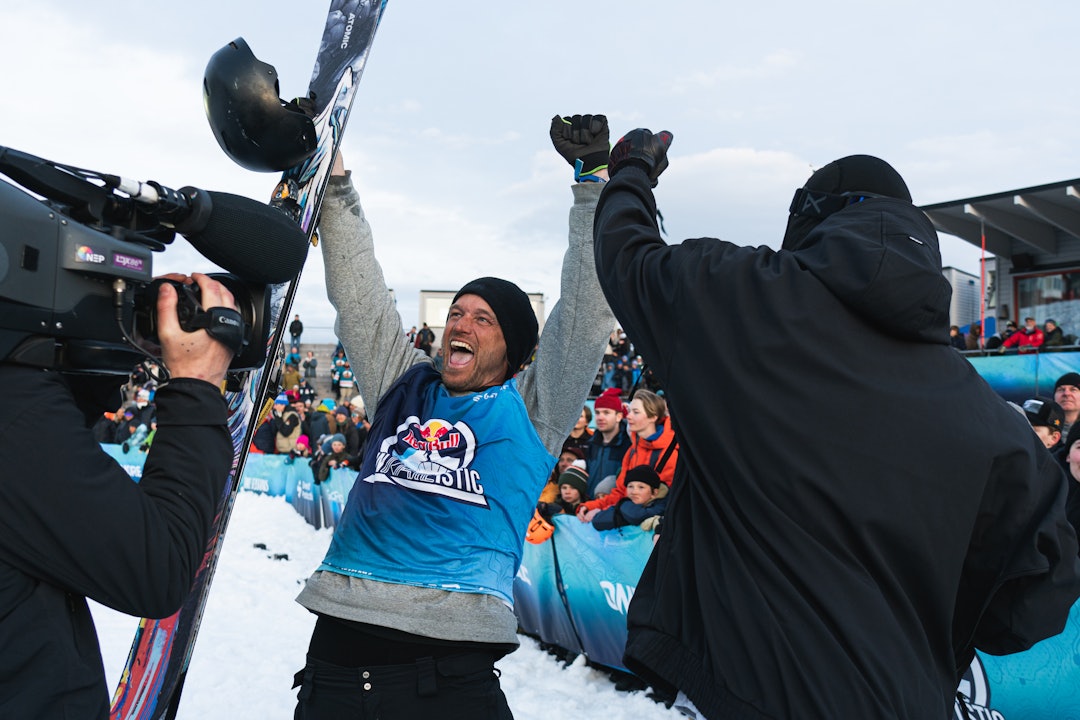 JUBEL: Det var absolutt ingenting som tydet på misnøye for Andreas Håtveit, da det gikk opp for han at han hadde vunnet igjen. Foto: Judith Bergström / Red Bull Content Pool Andreas Håtveit