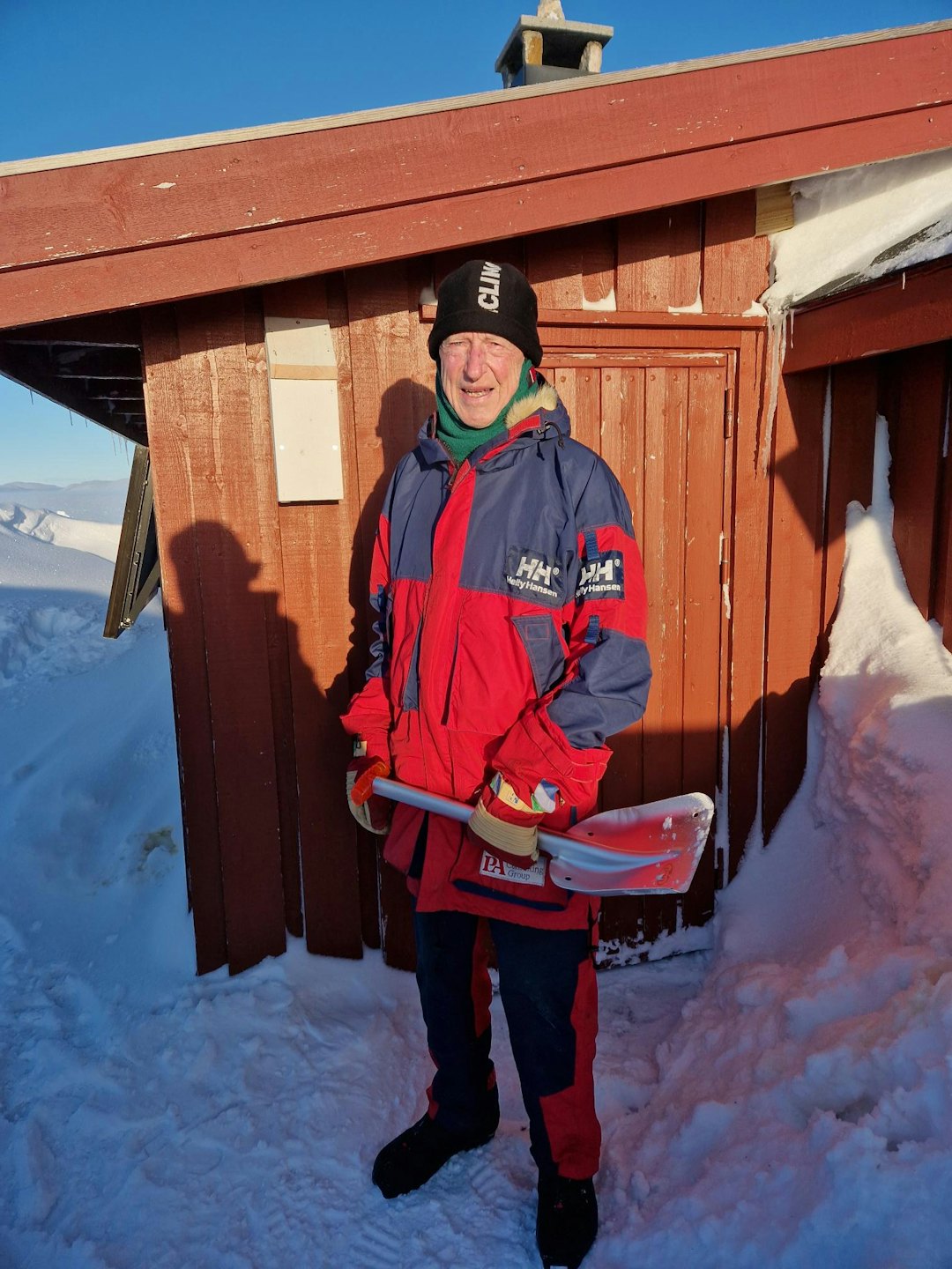 Ralph Høibakk vokste opp i Rjukan. Han husker godt tiden da tyskerne marsjerte i gatene, bombene smalt og folk ble drept. ralph høibakk
