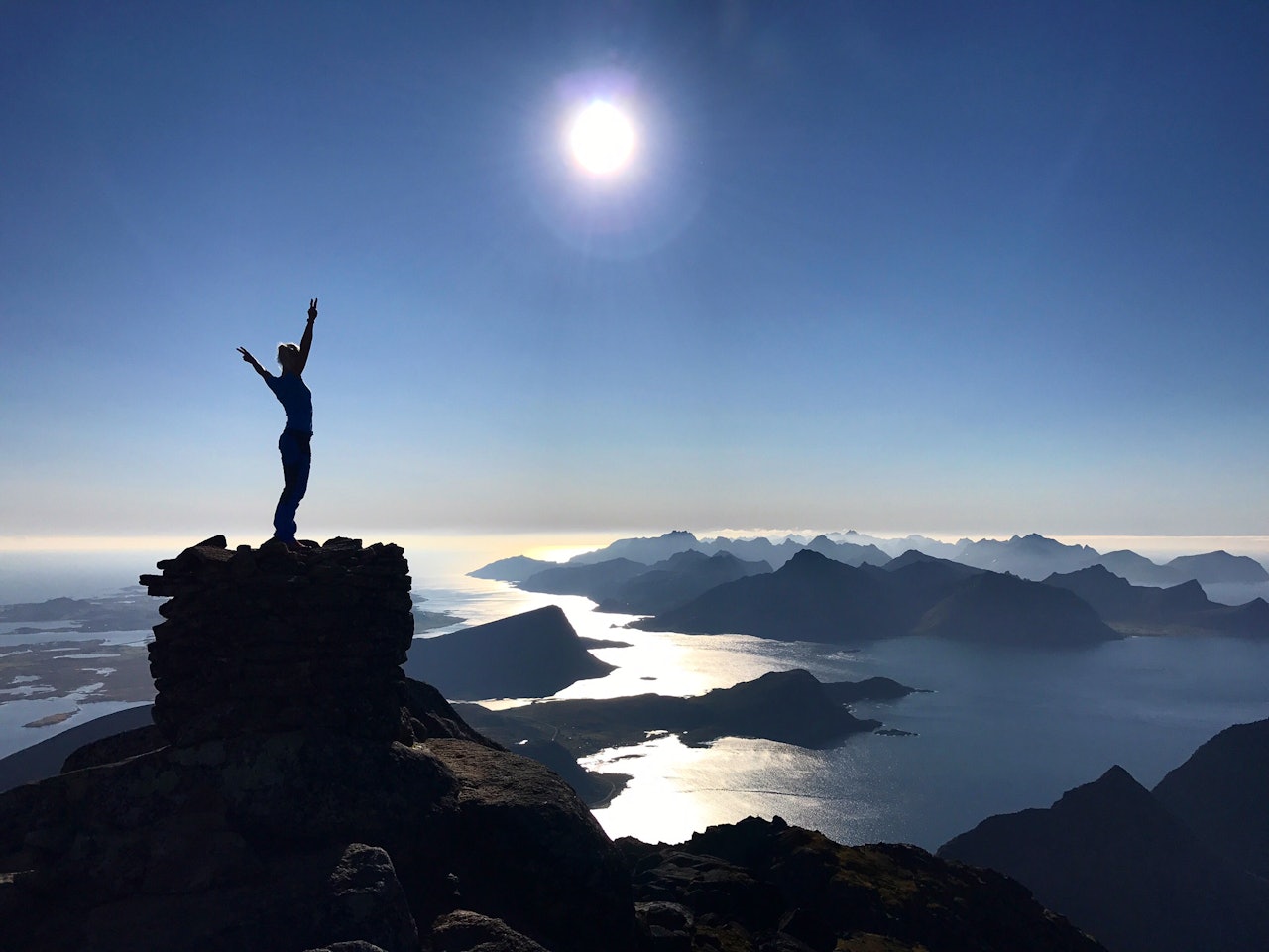 NORGE, ASSÅ: For Hege Forfot gir de det en helt egen følelse å komme på toppen av et fjell. Foto: Privat NORGE, ASSÅ: For Hege Forfot gir de det en helt egen følelse å komme på toppen av et fjell. Foto: Privat