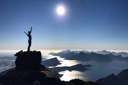 NORGE, ASSÅ: For Hege Forfot gir de det en helt egen følelse å komme på toppen av et fjell. Foto: Privat