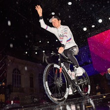 STORFAVORITT: Det lukter seier til Tadej Pogačar lang vei foran årets Giro d'Italia. Foto: Cor Vos