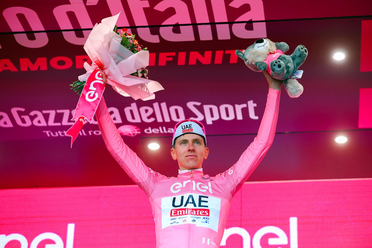 I ROSA: Og der kan Tadej Pogačar fort forbli resten av Giro d'Italia. Foto: Cor Vos