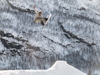 snowboarder som hopper