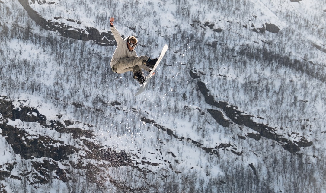 snowboarder som hopper