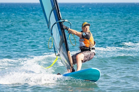 OPP MOT VINDEN: Terping på tacking - ekstremt undervurdert i lett vind, ifølge artikkelforfatter Ole Erik Carlson. Foto: EyeSeaYou / Nick Jones OPP MOT VINDEN: Terping på tacking - ekstremt undervurdert i lett vind, ifølge artikkelforfatter Ole Erik Carlson. Foto: EyeSeaYou / Nick Jones