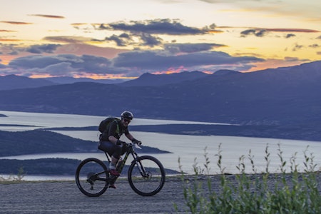 NATTA I MØTE: Offroad Finnmark byr på annerledes rittopplevelser. Tor-Espen Joma (bildet) er en av veteranene i Offroad Finnmark. Foto: Anders Abrahamsen. offroad finnmark 150