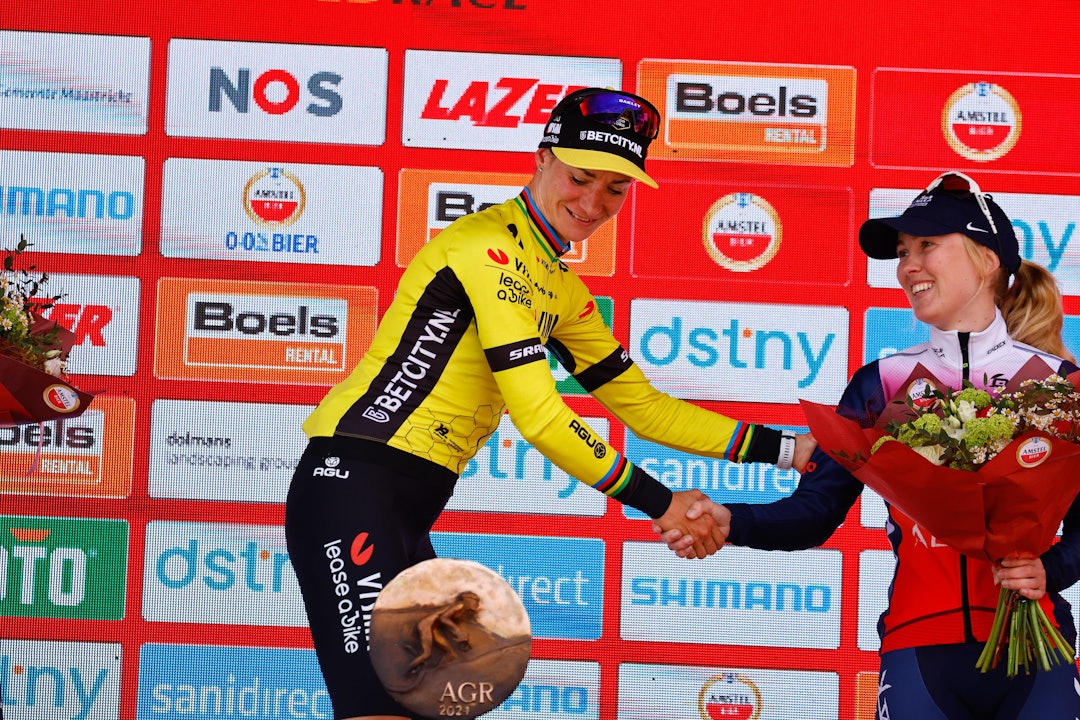 HER BLE DET RETT: Ingvild Gåskjenn fant til slutt fram til rett vinner på podiet. FOTO: Cor Vos HER BLE DET RETT: Ingvild Gåskjenn fant til slutt fram til rett vinner på podiet. FOTO: Cor Vos