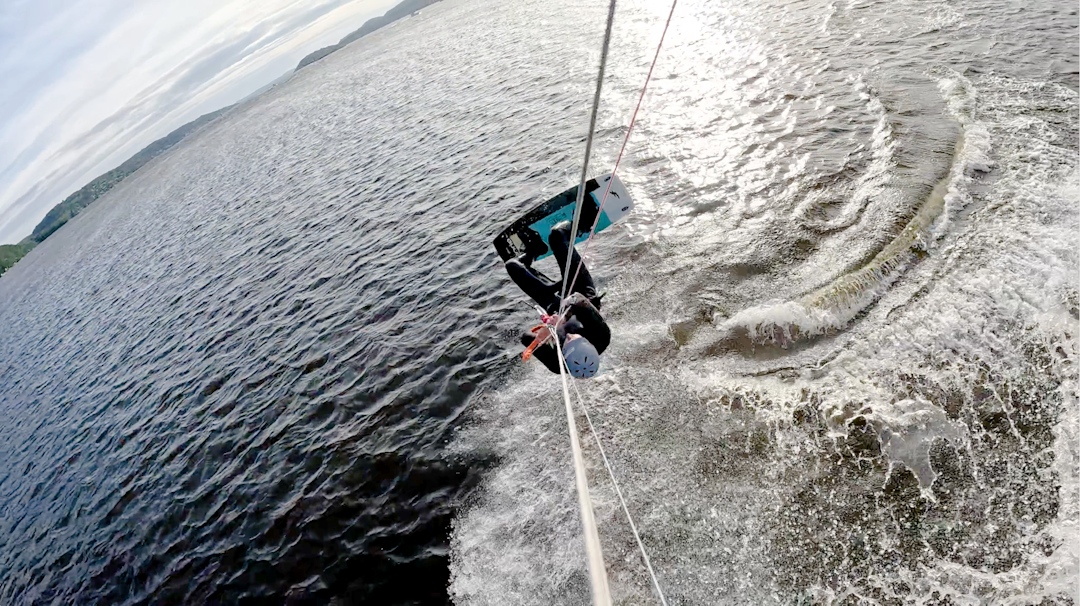 INN ELLER UT: En backroll kan gjøres både hektet inn og hektet ut av trapeset. INN ELLER UT: En backroll kan gjøres både hektet inn og hektet ut av trapeset.