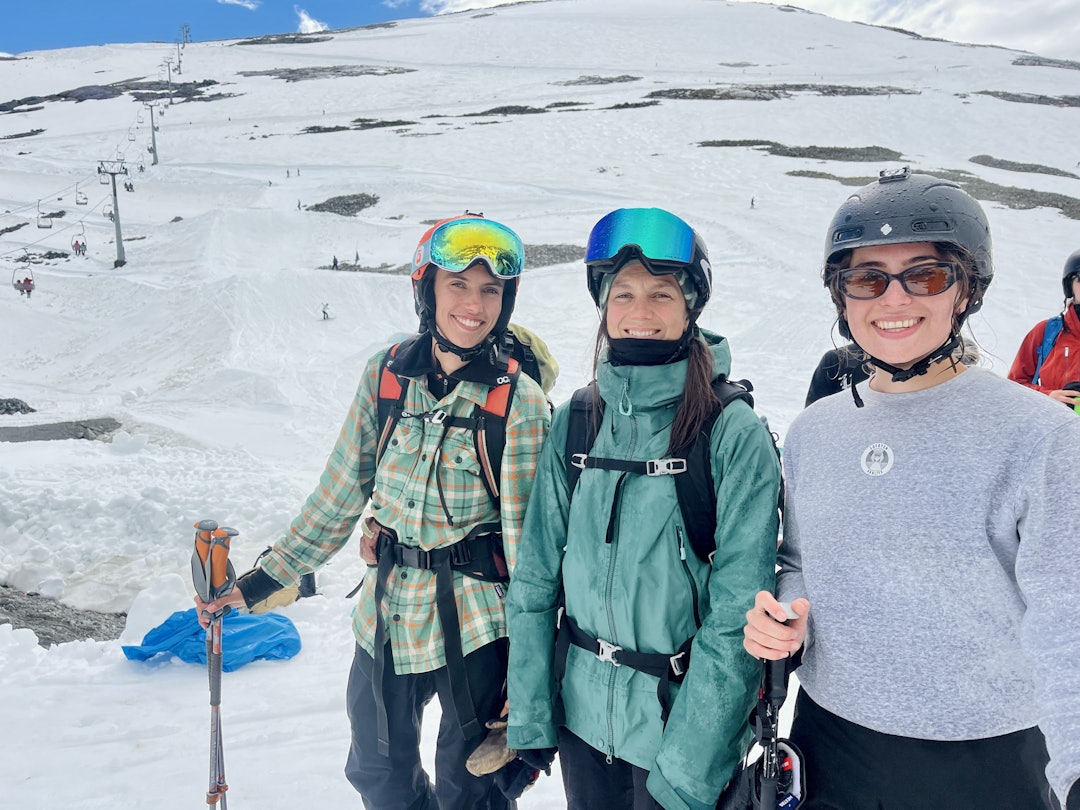 GOD STEMING: Fra venstre: Lea Aaserud Borgen, Åse beate Nes og Sofie Steiestøl. GOD STEMING: Fra venstre: Lea Aaserud Borgen, Åse beate Nes og Sofie Steiestøl.