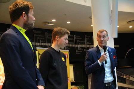 HOLDER AVSTAND: Vegar Kulset reiser ned til Tour de France for å følge guttungen, men ifølge egne og andres utsagn er han ikke å se rundt bussen til Uno-X underveis. Foto: Jarle Fredagsvik HOLDER AVSTAND: Vegar Kulset reiser ned til Tour de France for å følge guttungen, men ifølge egne og andres utsagn er han ikke å se rundt bussen til Uno-X underveis. Foto: Jarle Fredagsvik