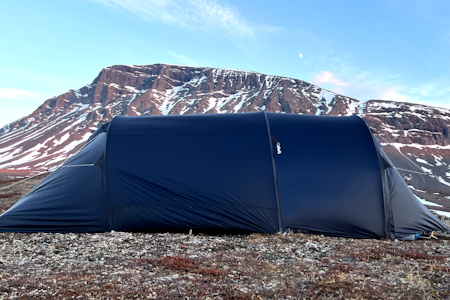 LETT OG ROMSLIG: Et fjelltelt med gode løsninger. Men mer interessant, hvilke kompromisser er inngått? Barents Trollheimen 3 Ultralight