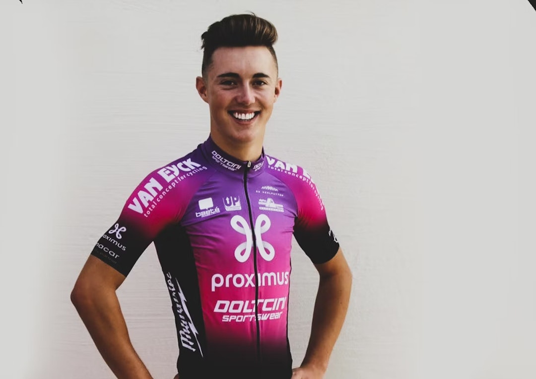 I MODERNE TIDER: Justin Laevens kjørte sykkelkross og landevei på U23-nivå. Han sto frem i 2021. Han har nå lagt opp. Foto: Laget. I MODERNE TIDER: Justin Laevens kjørte sykkelkross og landevei på U23-nivå. Han sto frem i 2021. Han har nå lagt opp. Foto: Laget.