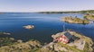 NORGE I DAG: Seilerhytta i Tvedestrand tilhører en privatperson som leier ut til DNT, til glede for allmennheten. Foto: Marius Dalseg Sætre/DNT seilerhytta hytte ved sjøen