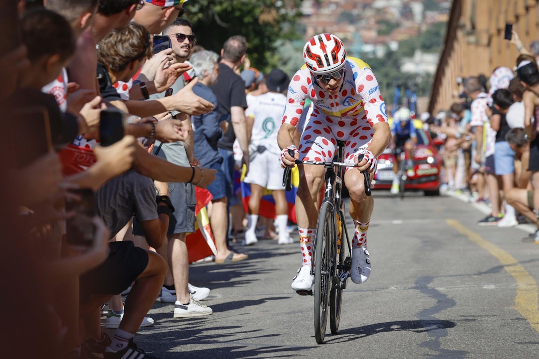 KLATRER: Jonas Abrahamsen fortsetter klatringen i Tour de France. Foto: Cor Vos Jonas Abrahamsen klatrer to trøyer tour de france
