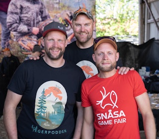 SNÅSA GAME FAIR: Godt forhåndssalg gjør at duoen i Jegerpodden John Petter Mellingen (t.v.), Jon Inge Vik (bak) og festivalsjef Leif Erik Fjerstad tror på ny besøksrekord i år. SNÅSA GAME FAIR: Godt forhåndssalg gjør at duoen i Jegerpodden John Petter Mellingen (t.v.), Jon Inge Vik (bak) og festivalsjef Leif Erik Fjerstad tror på ny besøksrekord i år.