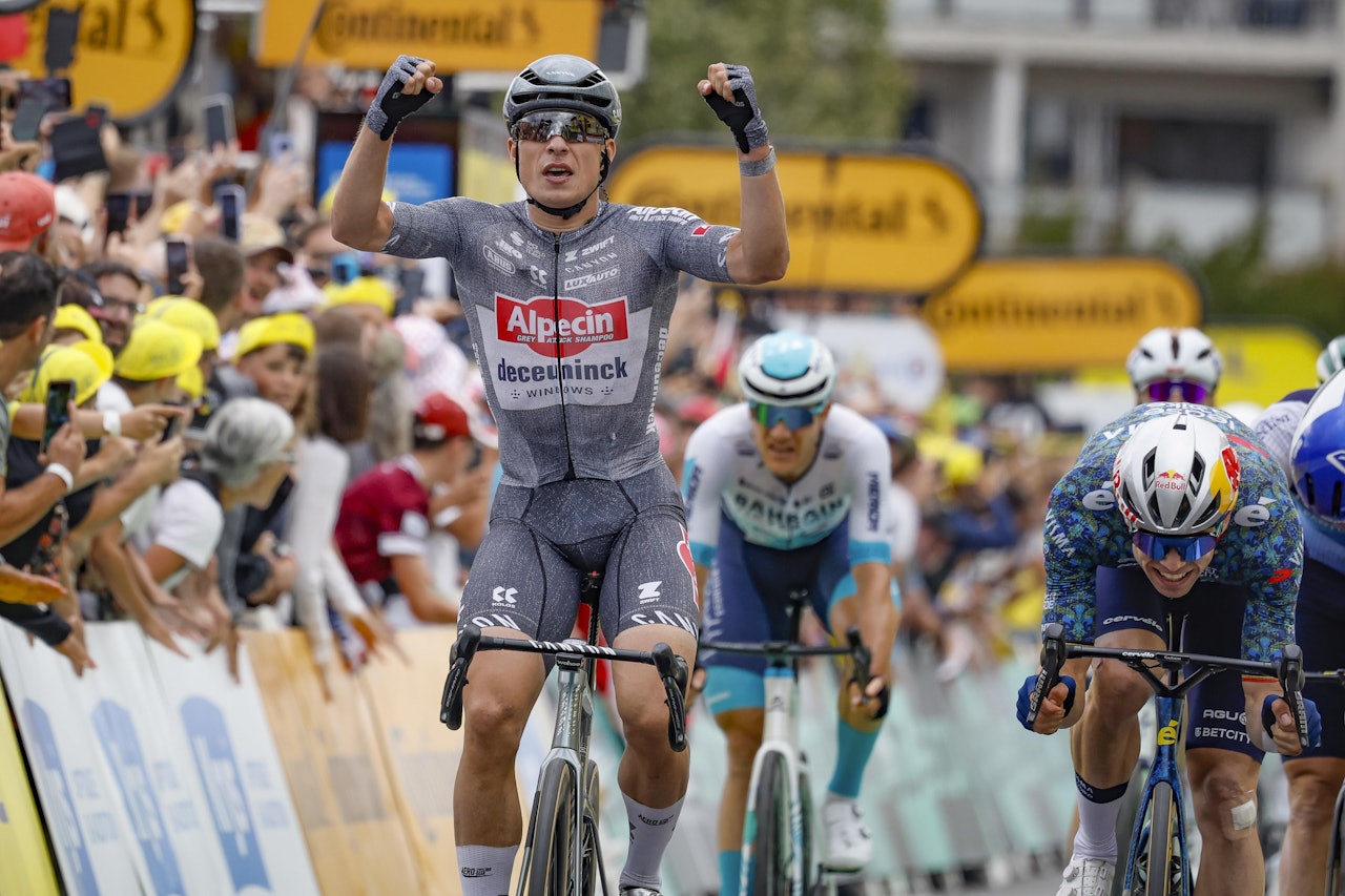 Jasper Philipsen jubler for seier. Foto: Cor Vos Jasper Philipsen jubler for seier. Foto: Cor Vos