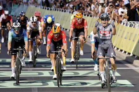LIKE BAK: Alexander Kristoff  måtte se Jasper Philipsen feire etappeseier. Foto: Cor Vos. LIKE BAK: Alexander Kristoff  måtte se Jasper Philipsen feire etappeseier. Foto: Cor Vos.