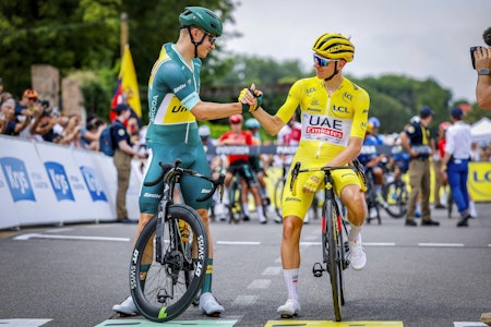 FLYING START: Jonas Abrahamsen sammen med Tadej Pogacar i starten av årets Tour de France. Den internasjonale pressen har latt seg imponere av begge to så langt. FOTO: Cor Vos FLYING START: Jonas Abrahamsen sammen med Tadej Pogacar i starten av årets Tour de France. Den internasjonale pressen har latt seg imponere av begge to så langt. FOTO: Cor Vos