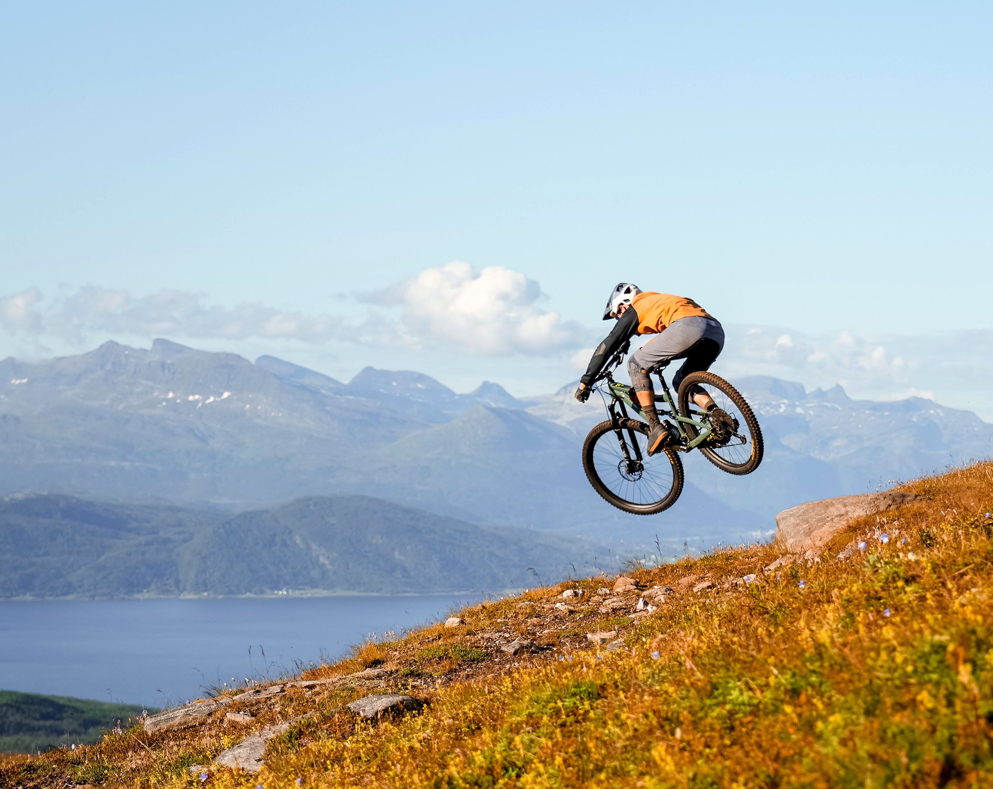 TILRETTELAGT: Området rundt Kjeldebotn har mye bra å by på for deg som trives med knatter på dekket. Foto: Bendik Stephan