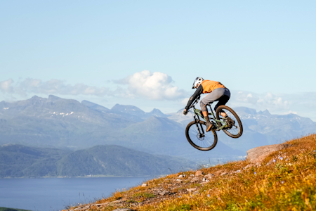 TILRETTELAGT: Området rundt Kjeldebotn har mye bra å by på for deg som trives med knatter på dekket. Foto: Bendik Stephan TILRETTELAGT: Området rundt Kjeldebotn har mye bra å by på for deg som trives med knatter på dekket. Foto: Bendik Stephan